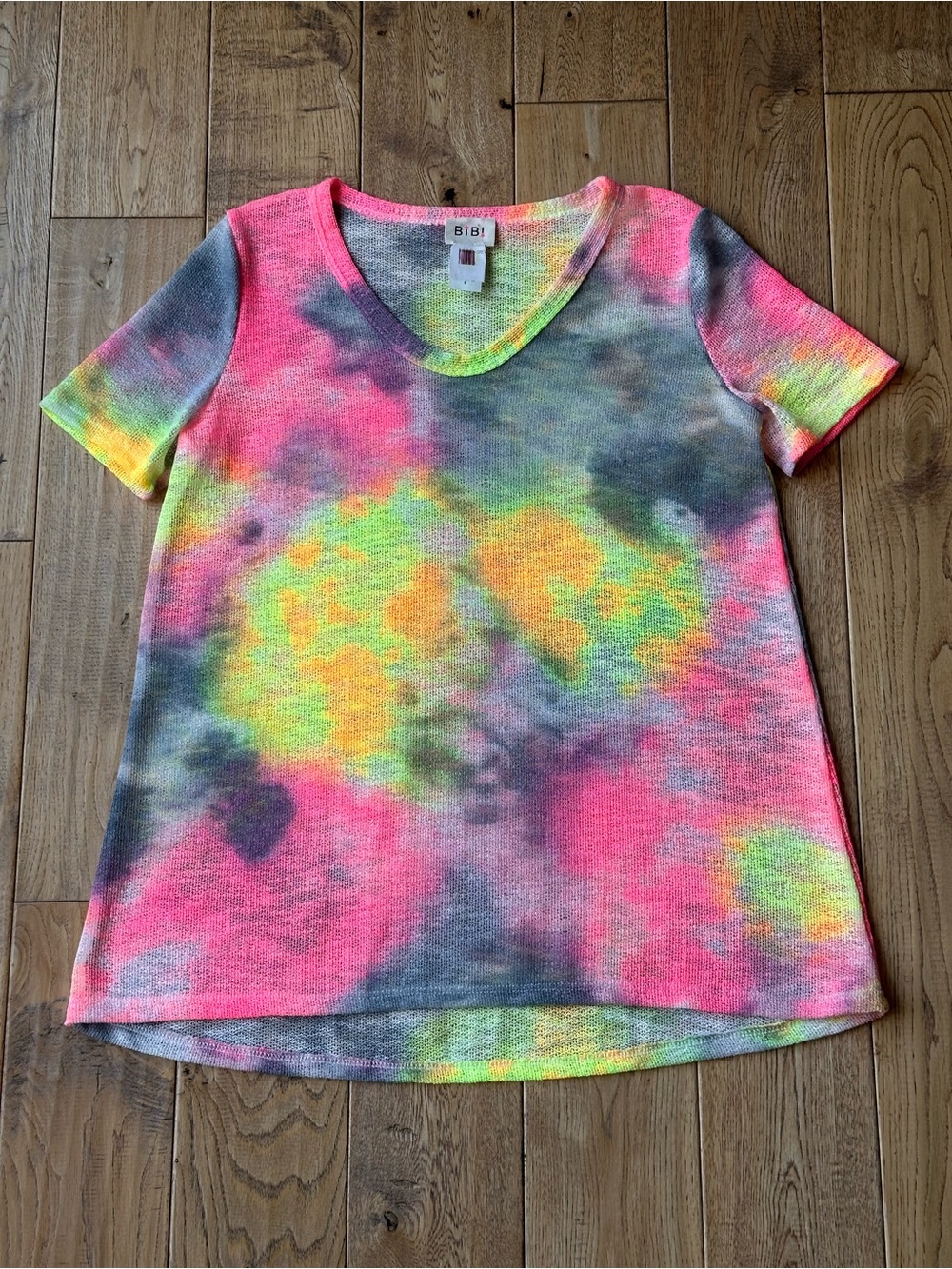 NEW BiBi Tie Dye Print Low Gauge Deep U Neck Top size Small - Picture 6 of 9